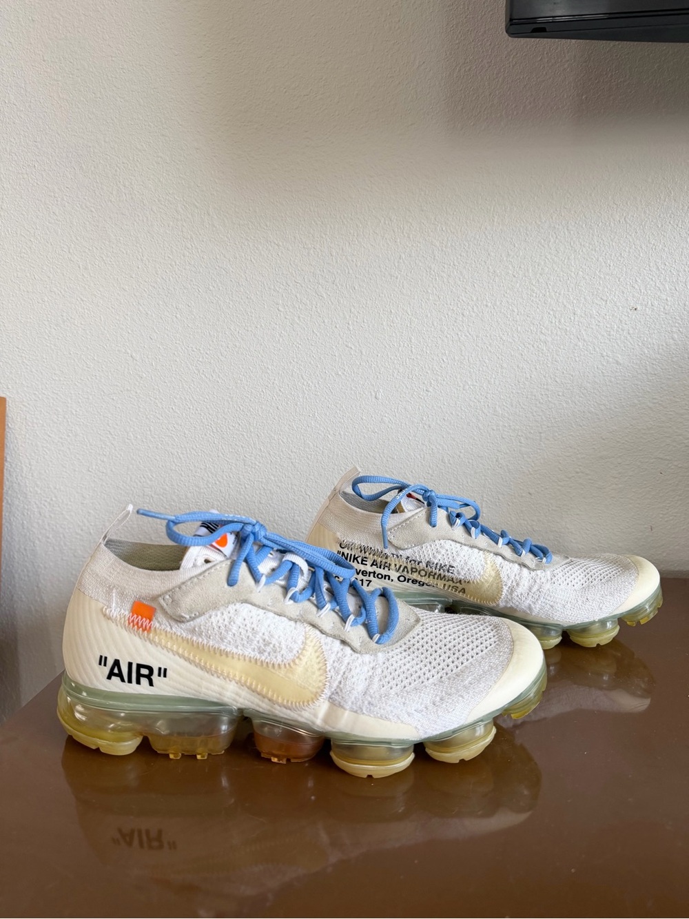 Nike off-white Vapormax Sneaker
